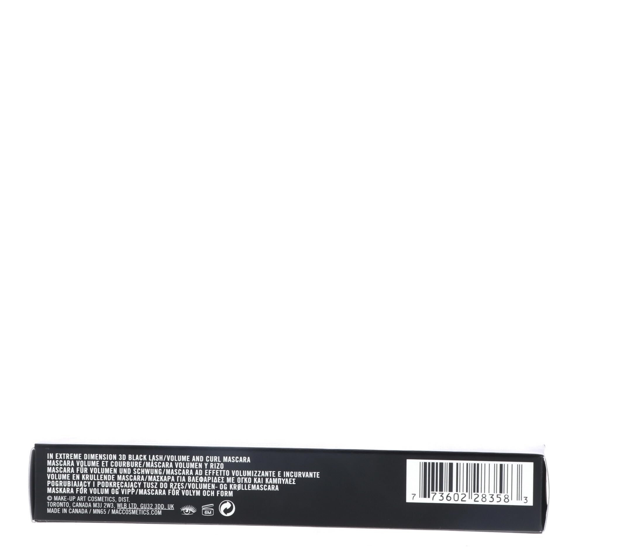 MAC In Extreme Dimension 3D mascara-application showing long-lasting curl and separation