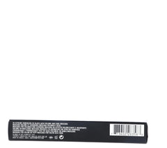 MAC In Extreme Dimension 3D mascara-application showing long-lasting curl and separation