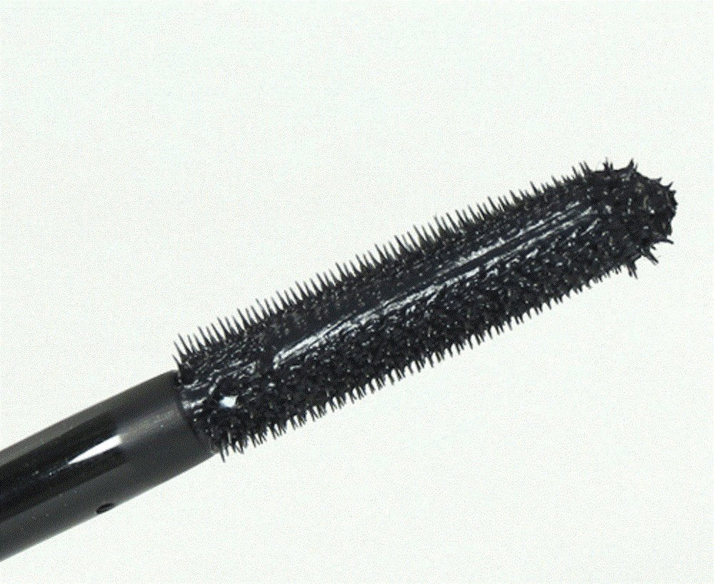 MAC Mascara Extreme Dimension 3D Black Lash coated bristles deliver dramatic lift