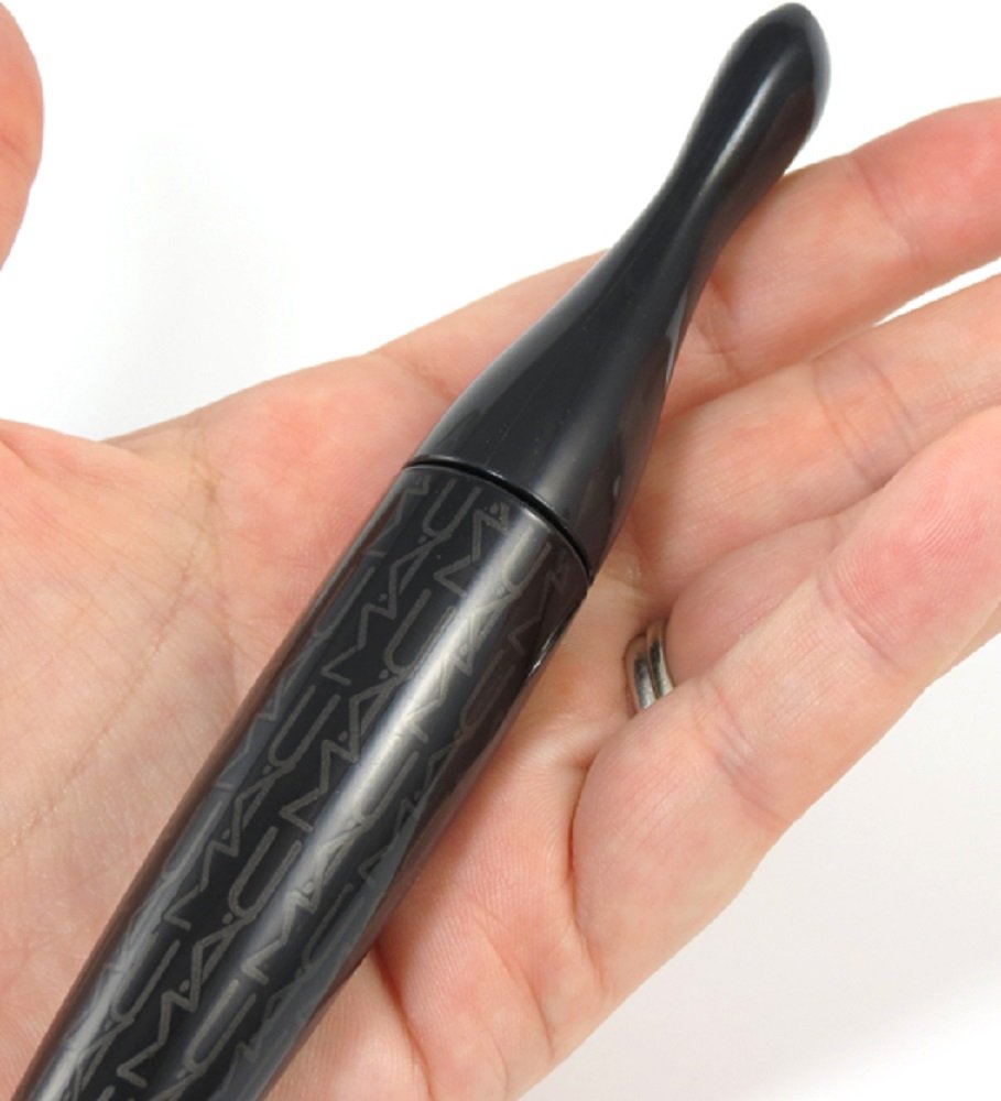 MAC Mascara Extreme Dimension 3D Black Lash on lashes delivers noticeable curl and length
