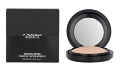 MAC Mineralize Skinfinish Natural Medium Plus dome-compact delivers a natural matte glow.