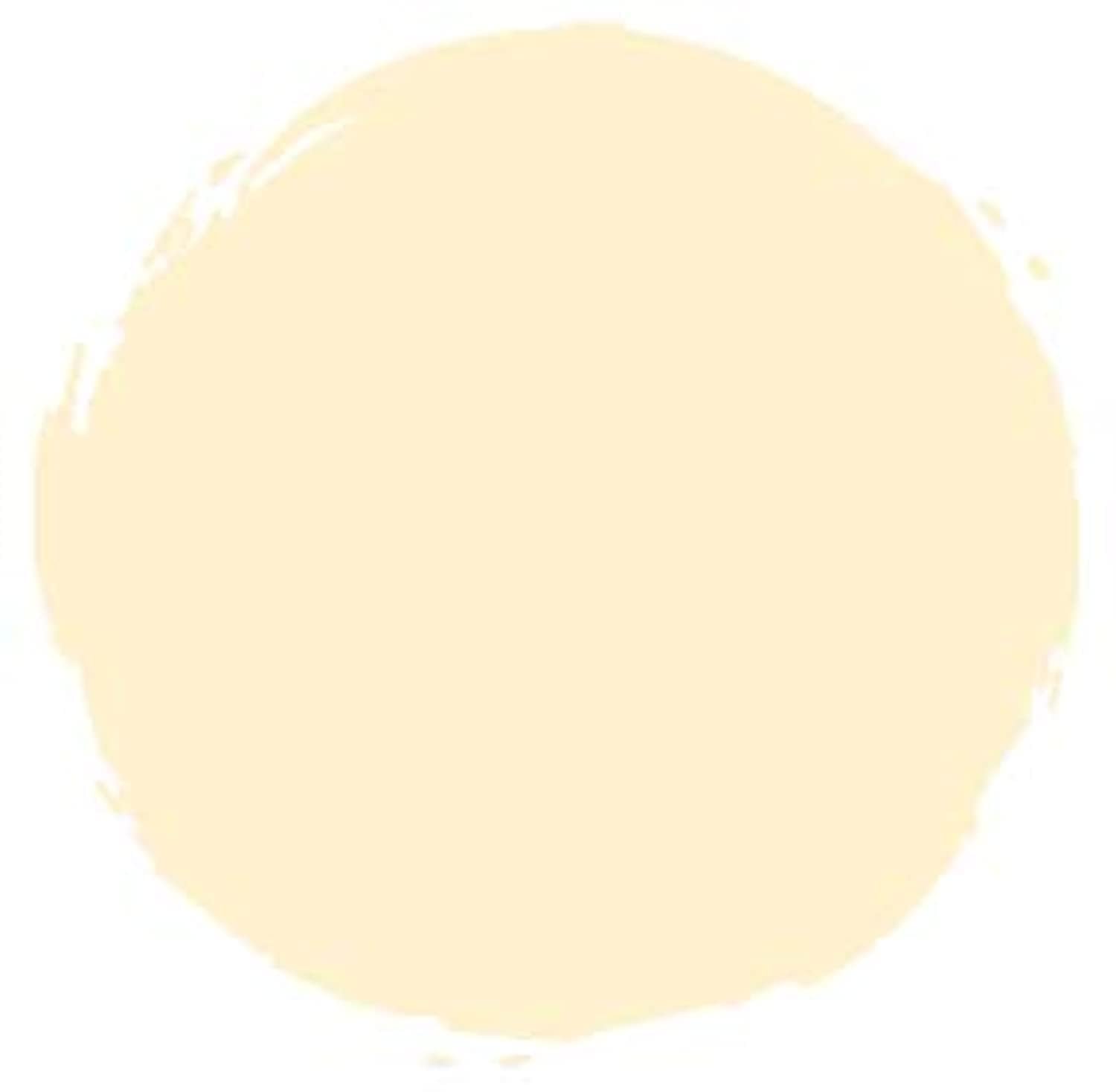 MAC Strobe Cream Goldlite swatch highlights complexion with iridescent glow and antioxidant-rich protection.
