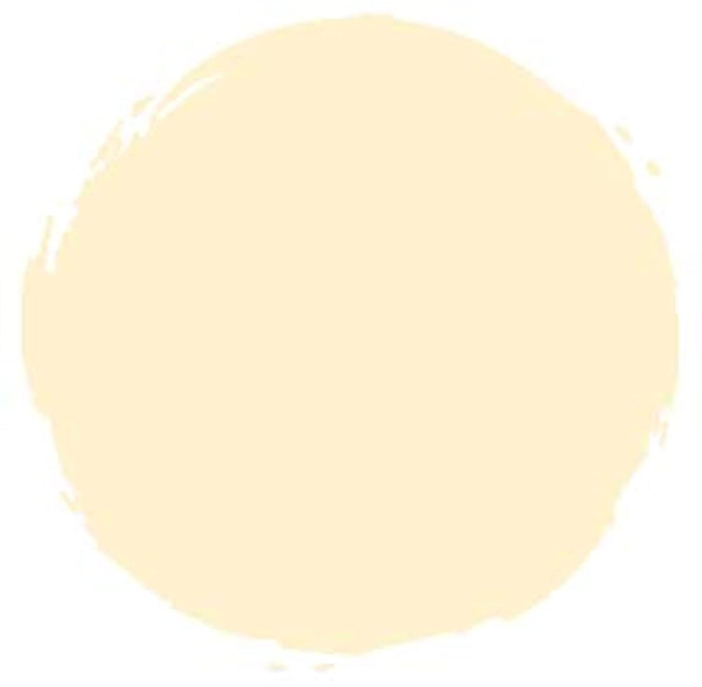MAC Strobe Cream Goldlite swatch highlights complexion with iridescent glow and antioxidant-rich protection.