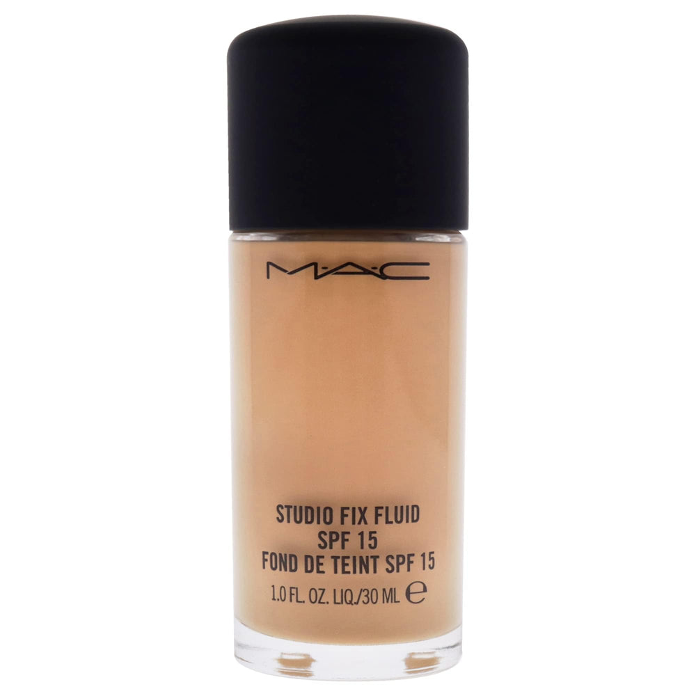 MAC Studio Fix Fluid SPF15 application portrait demonstrating buildable coverage for everyday wear