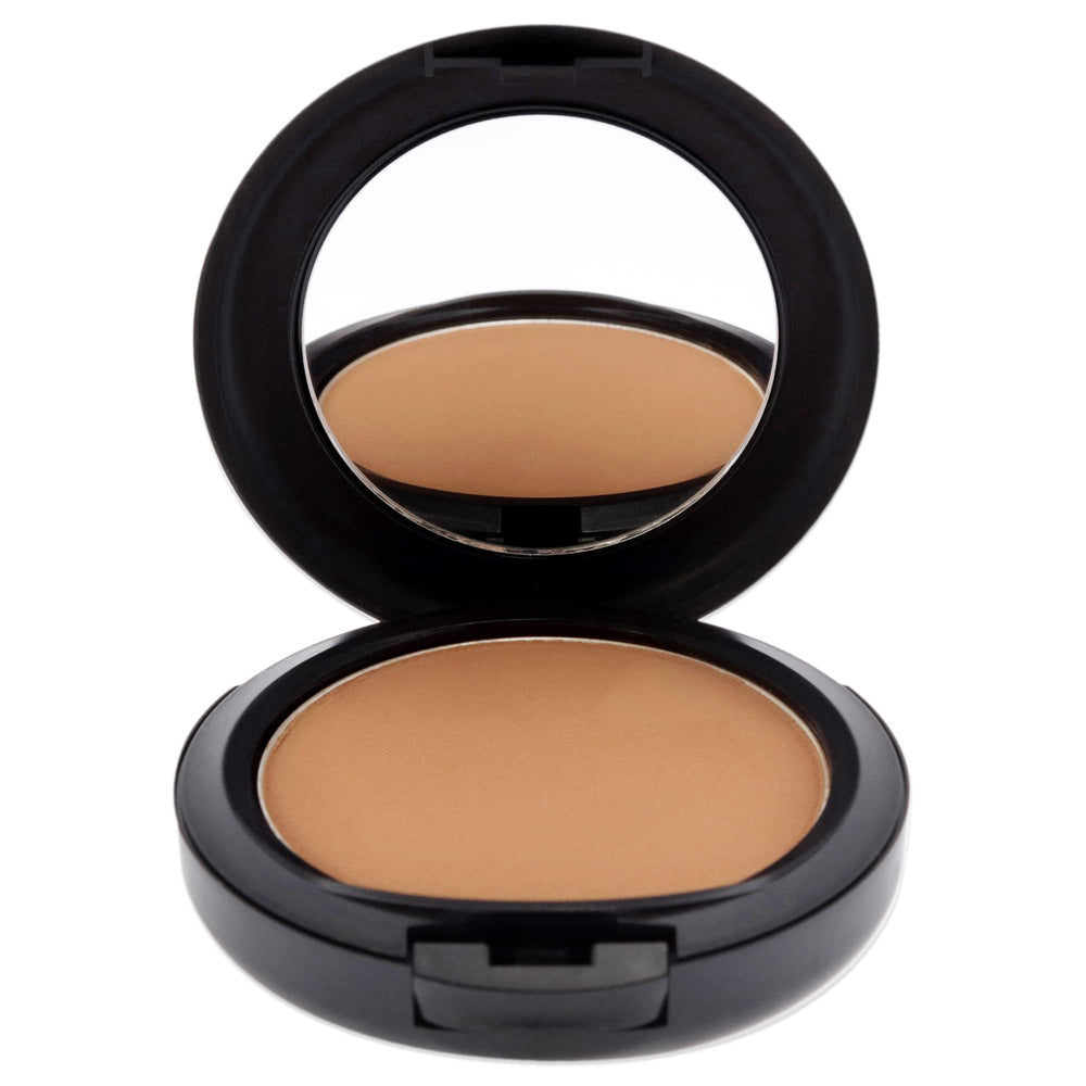 MAC Studio Fix NW40 swatch image demonstrates color-true coverage across skin tones