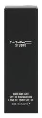 MAC Studio Waterweight NC20 close-up highlighting oil-free, breathable finish