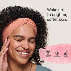 Mad Hippie AHA Exfoliating Peel goji berries closeup with antioxidant-rich formula