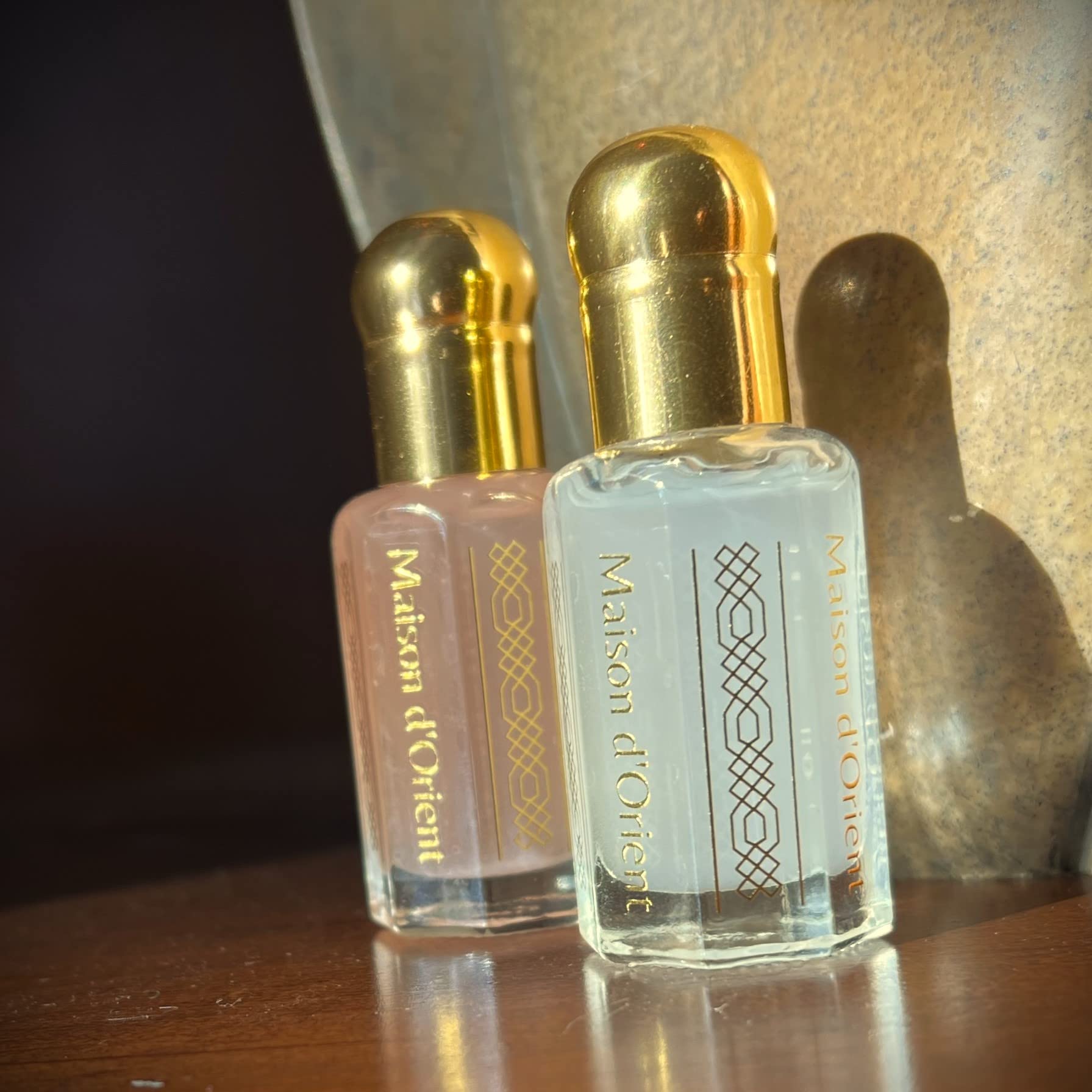 Maison d'Orient Tahara long-lasting swatch conveys all-day presence without overpowering notes.