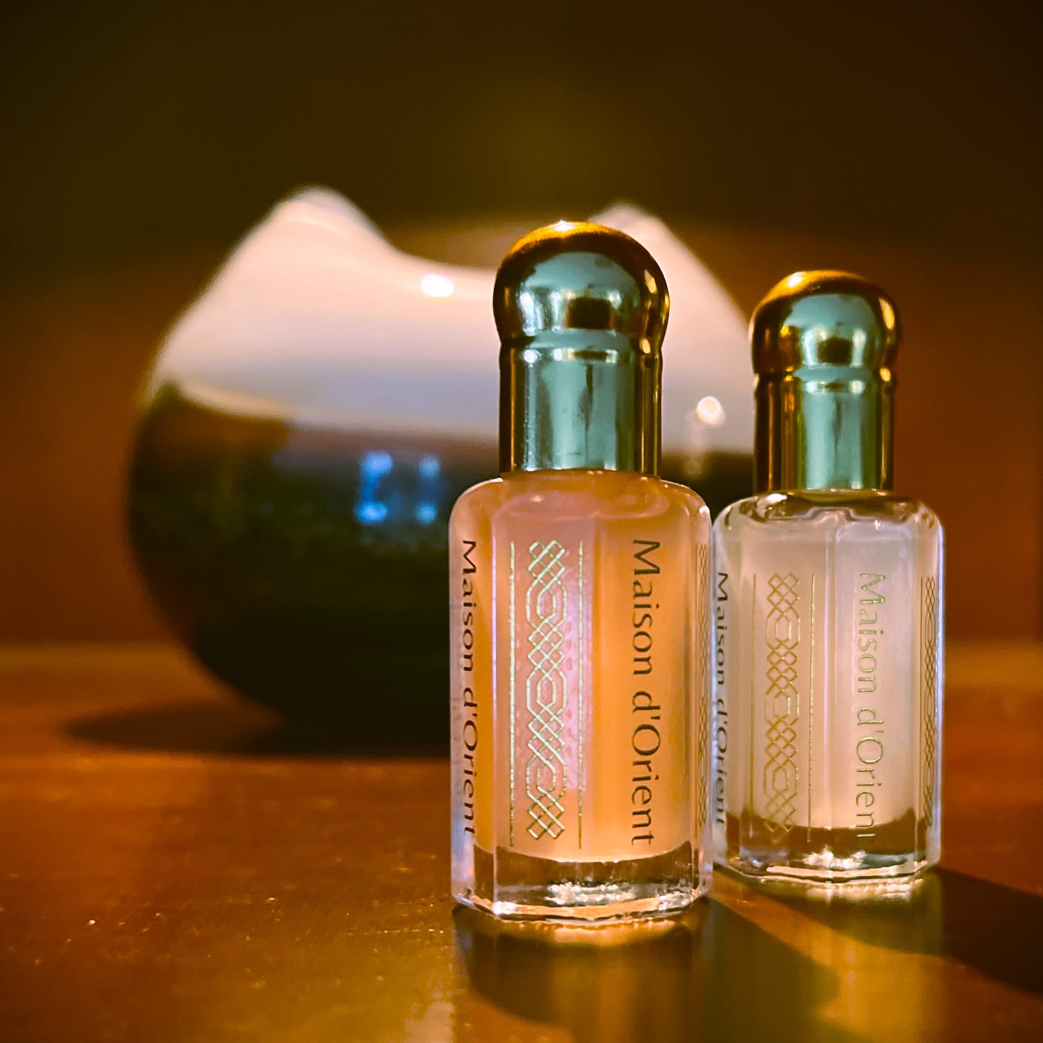 Maison d'Orient Tahara vanilla honey base closeup underscores comforting warmth and longevity hints.