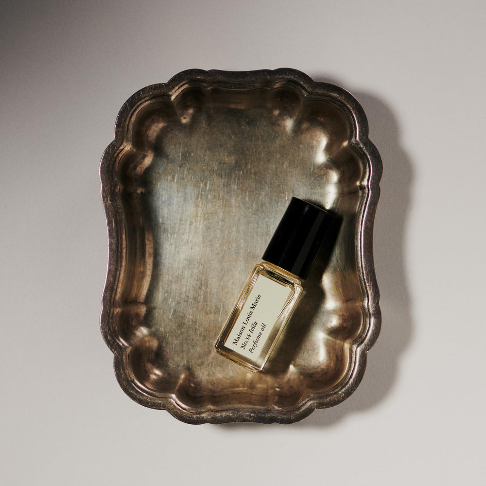 Luxurious Maison Louis Marie No.14 Icila sample packaging and branding.