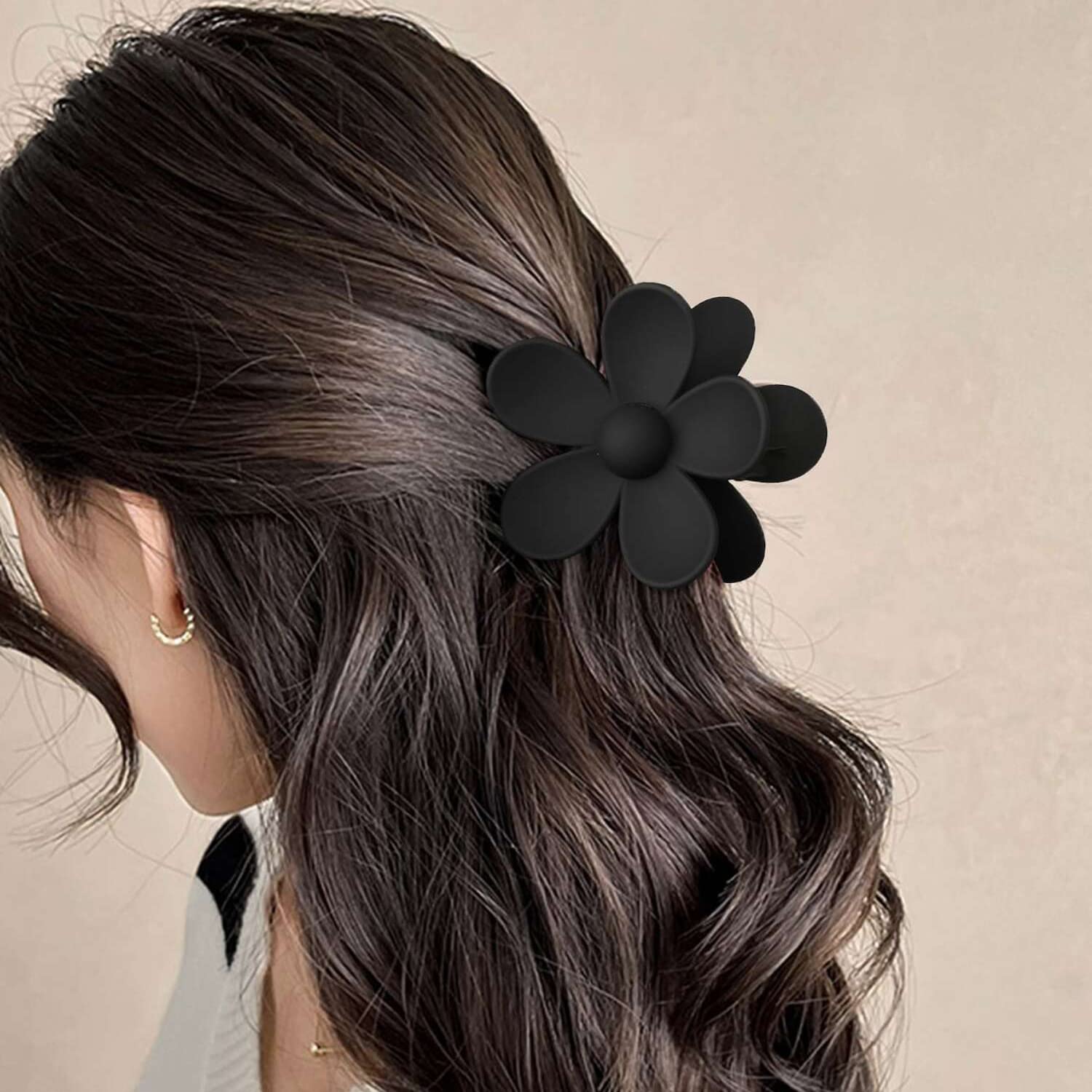 MAJOMI non-slip clips with plastic body and metal spring for durability