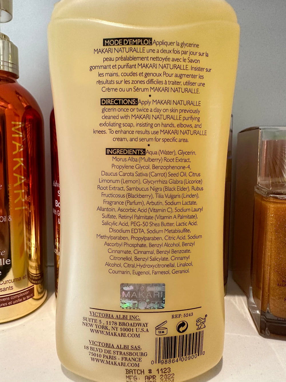 MAKARI Naturalle Carotonic Extreme bottle label highlights natural extracts and brightening benefits.