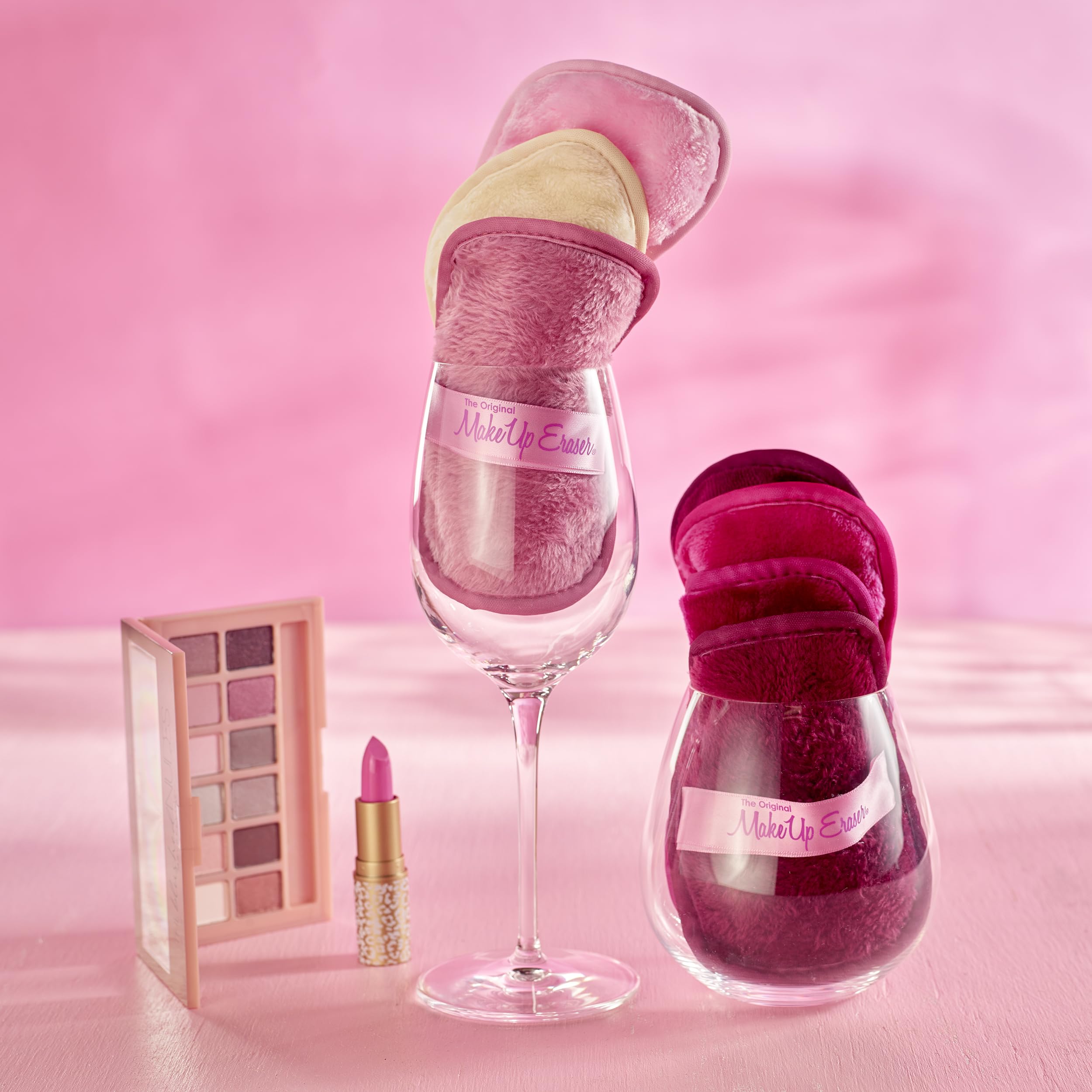 MakeUp Eraser exfoliate-side closeup highlights dual-sided design for erase and exfoliate.