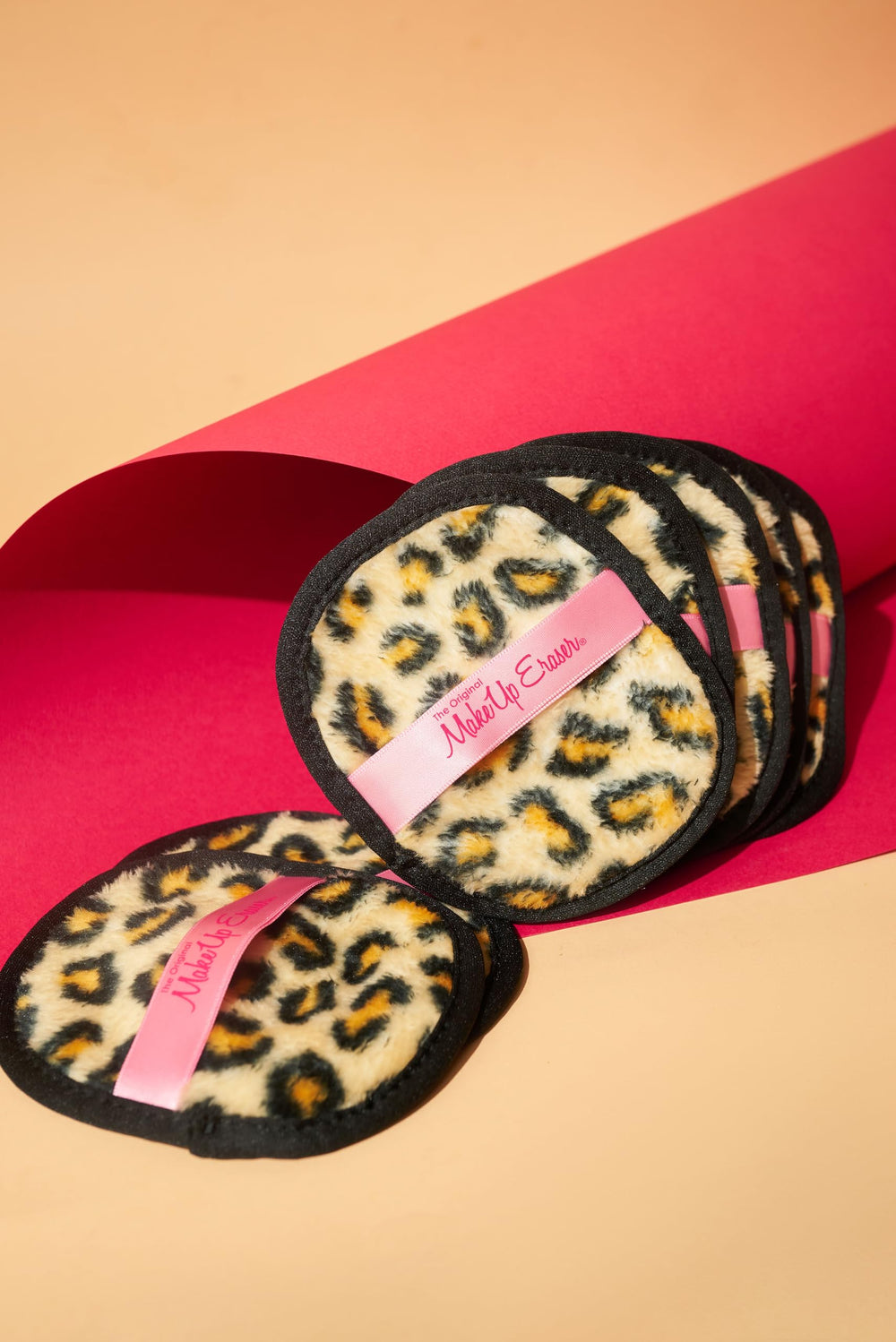 MakeUp Eraser Leopard 7-Day Set durable woven fibers designed for long-term use.