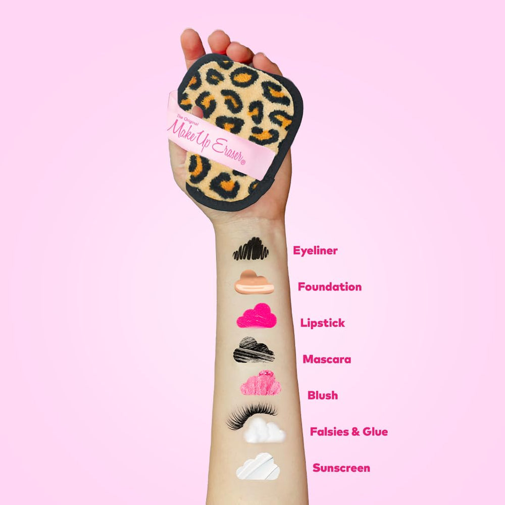 MakeUp Eraser Leopard 7-Day Set water-activated fibers in action during cleansing.