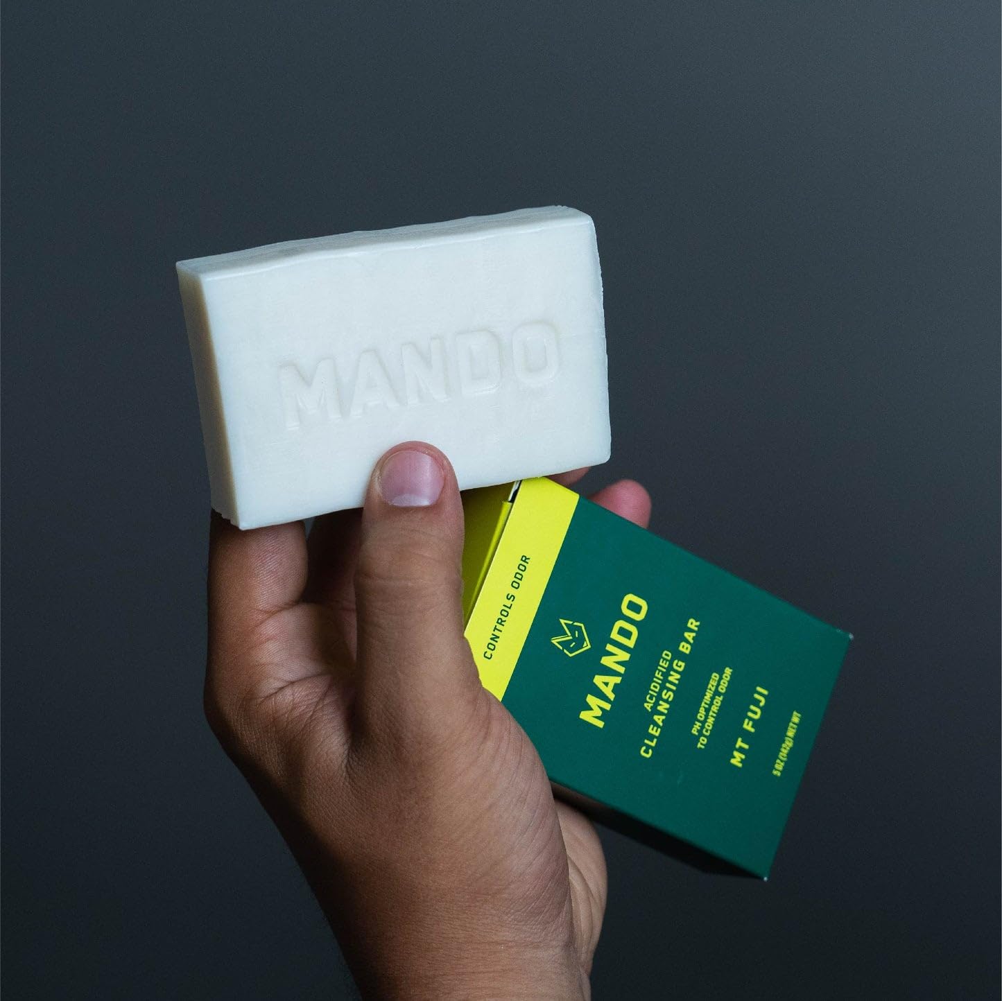 Mando Acidified Cleansing Bar ingredients detail emphasizes mandelic acid balance.