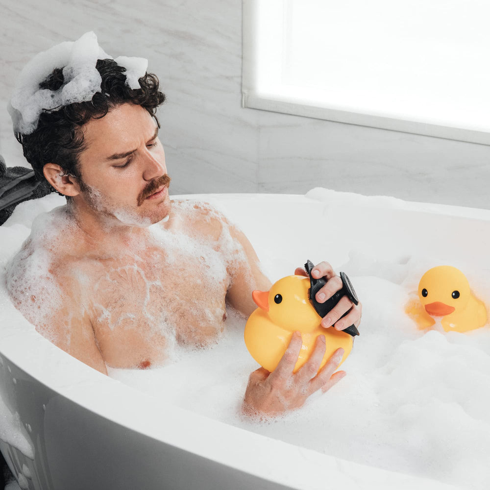 MANSCAPED The Body Buffer clean-display emphasizes simple rinsing and quick drying after use.