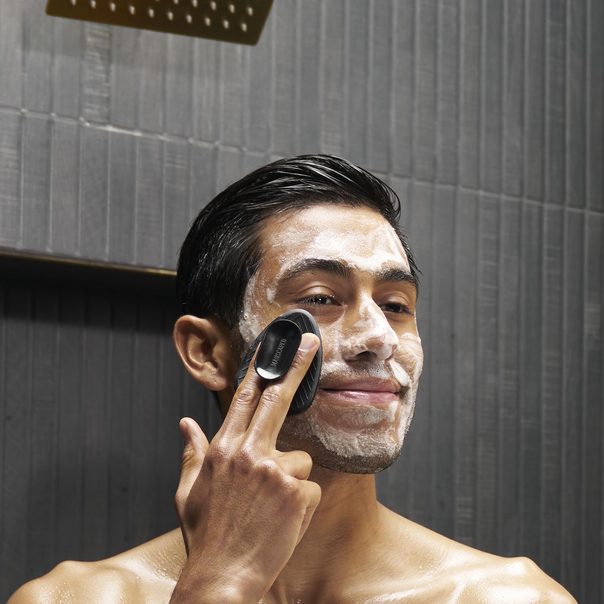 MANSCAPED The Face Buffer packaging image highlights 1-pack portability