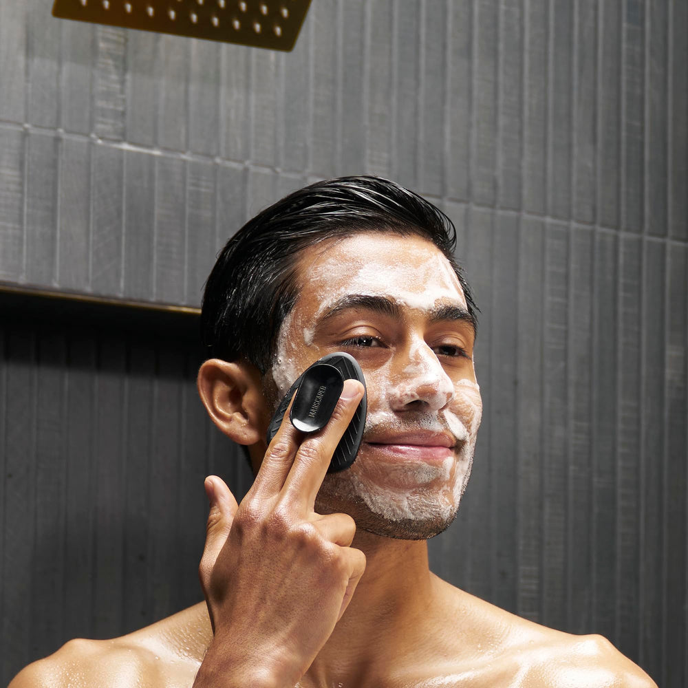 MANSCAPED The Face Buffer packaging image highlights 1-pack portability