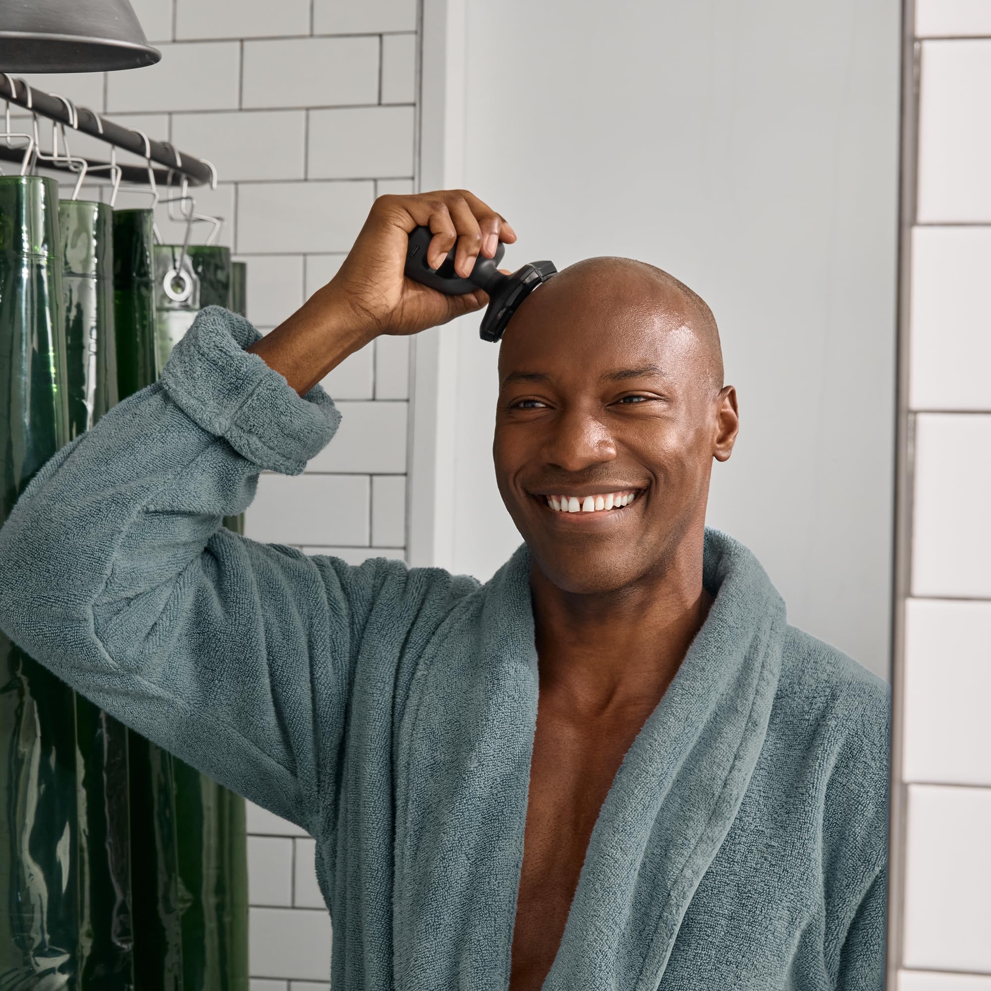 MANSCAPED The Dome Shaver Plus magnetic detachable blade pad for easy cleaning