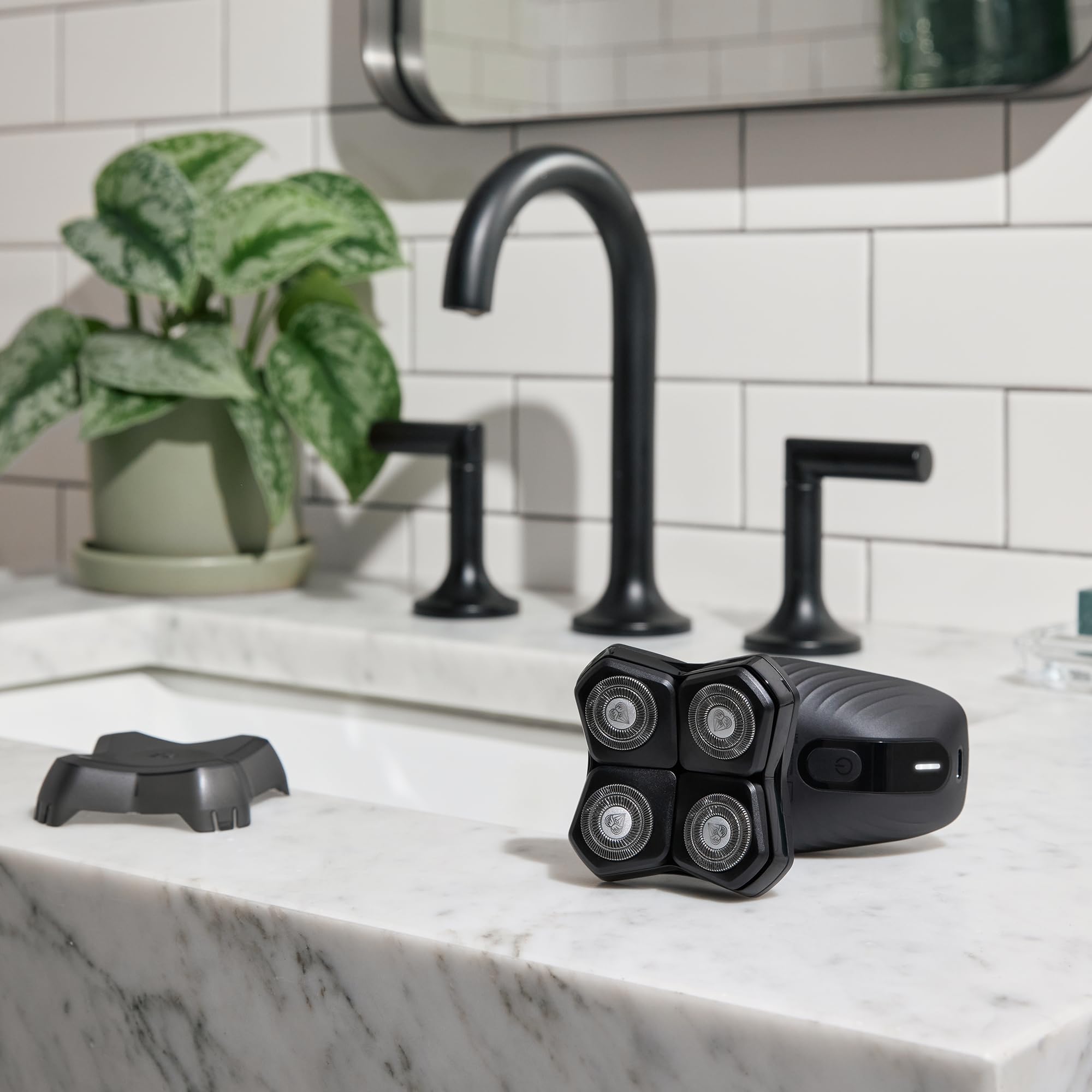 MANSCAPED The Dome Shaver Plus USB-C charging keeps you powered