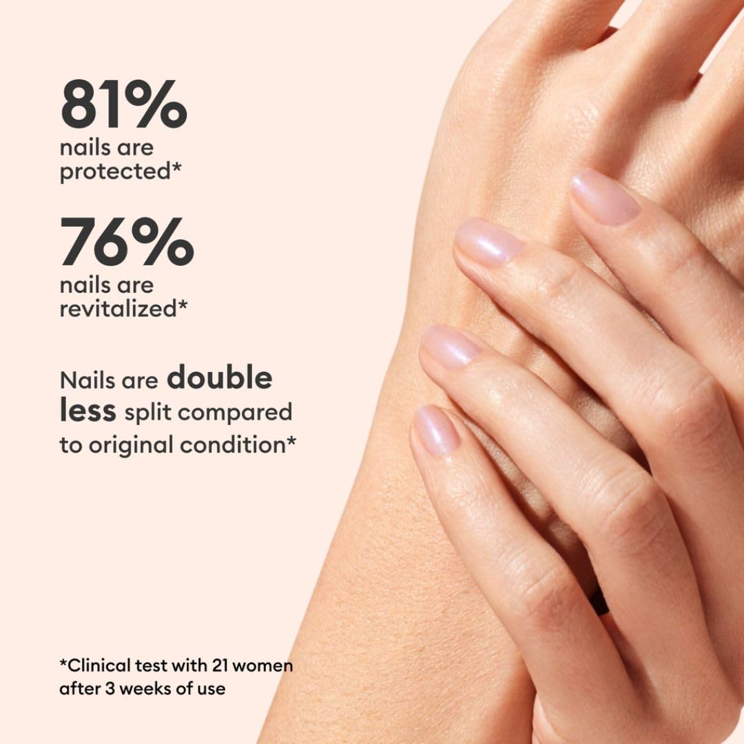 Manucurist Active Bright vegan formula nourishes nails while brightening their appearance.