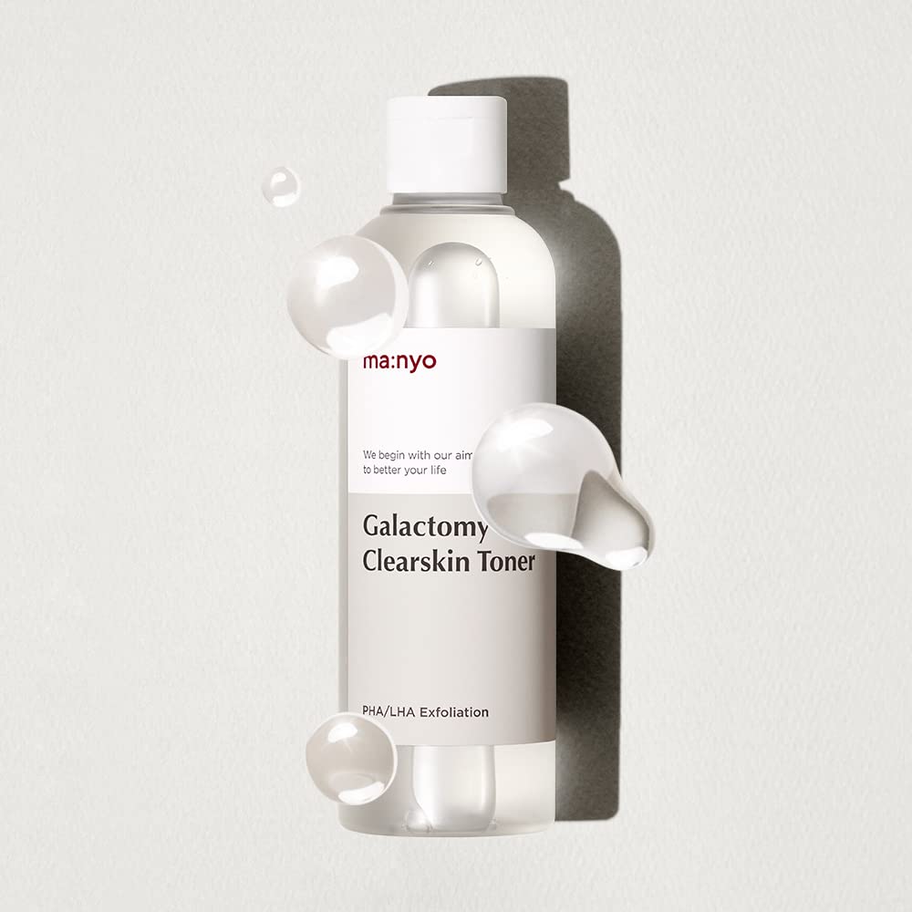 Manyo Galactomy Clear Skin Toner bottle on shelf conveys Korean skincare heritage.