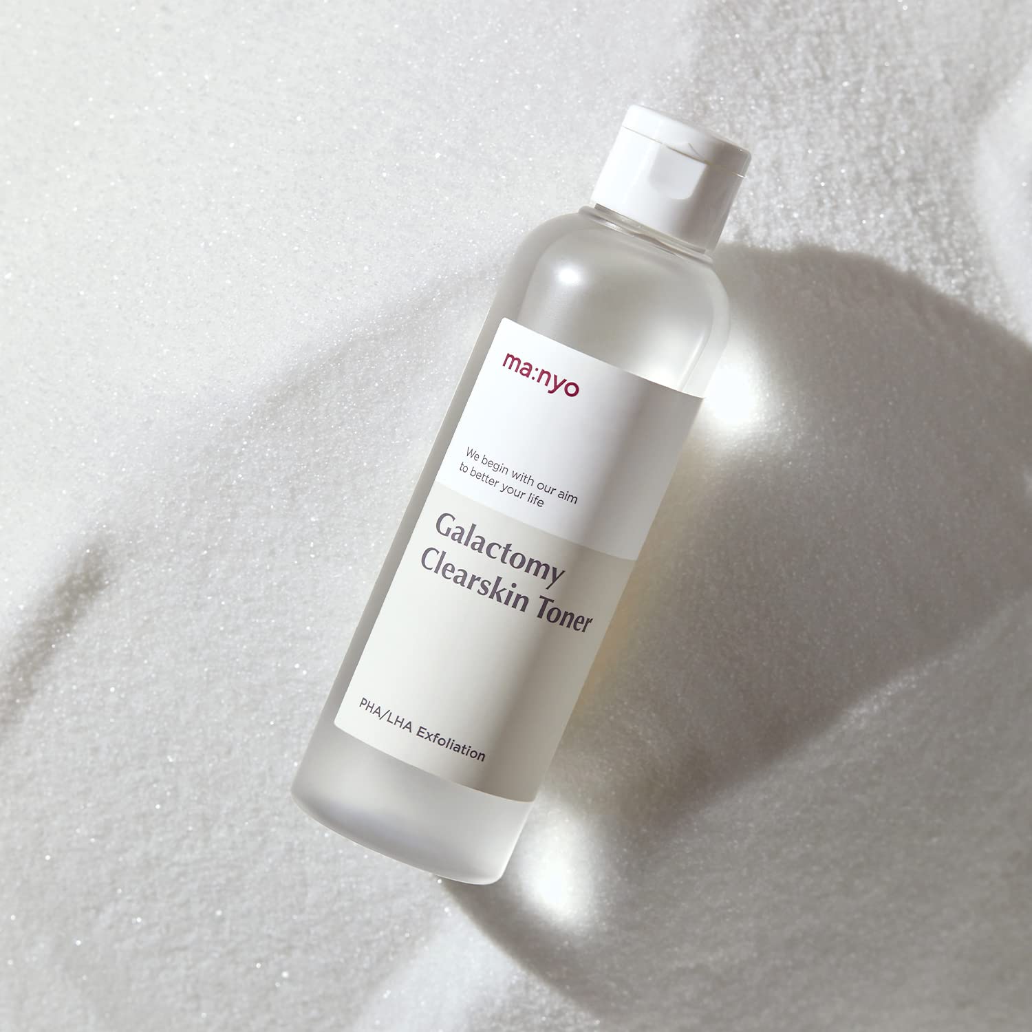 Manyo Galactomy Clear Skin Toner visibly hydrates while purifying pores during daily routine.