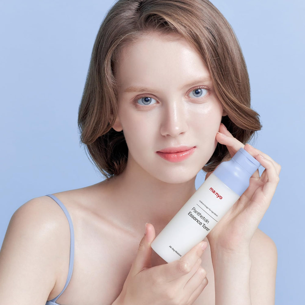 Manyo Panthetoin Toner gel texture highlights lightweight moisture