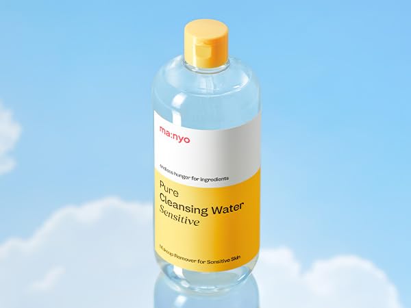 manyo pure cleansing water makeup removal action demonstrates efficient makeup dissolving