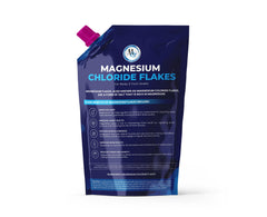 MARCO ESRA Dead Sea Magnesium Flakes dissolving in water for quick, easy bath.