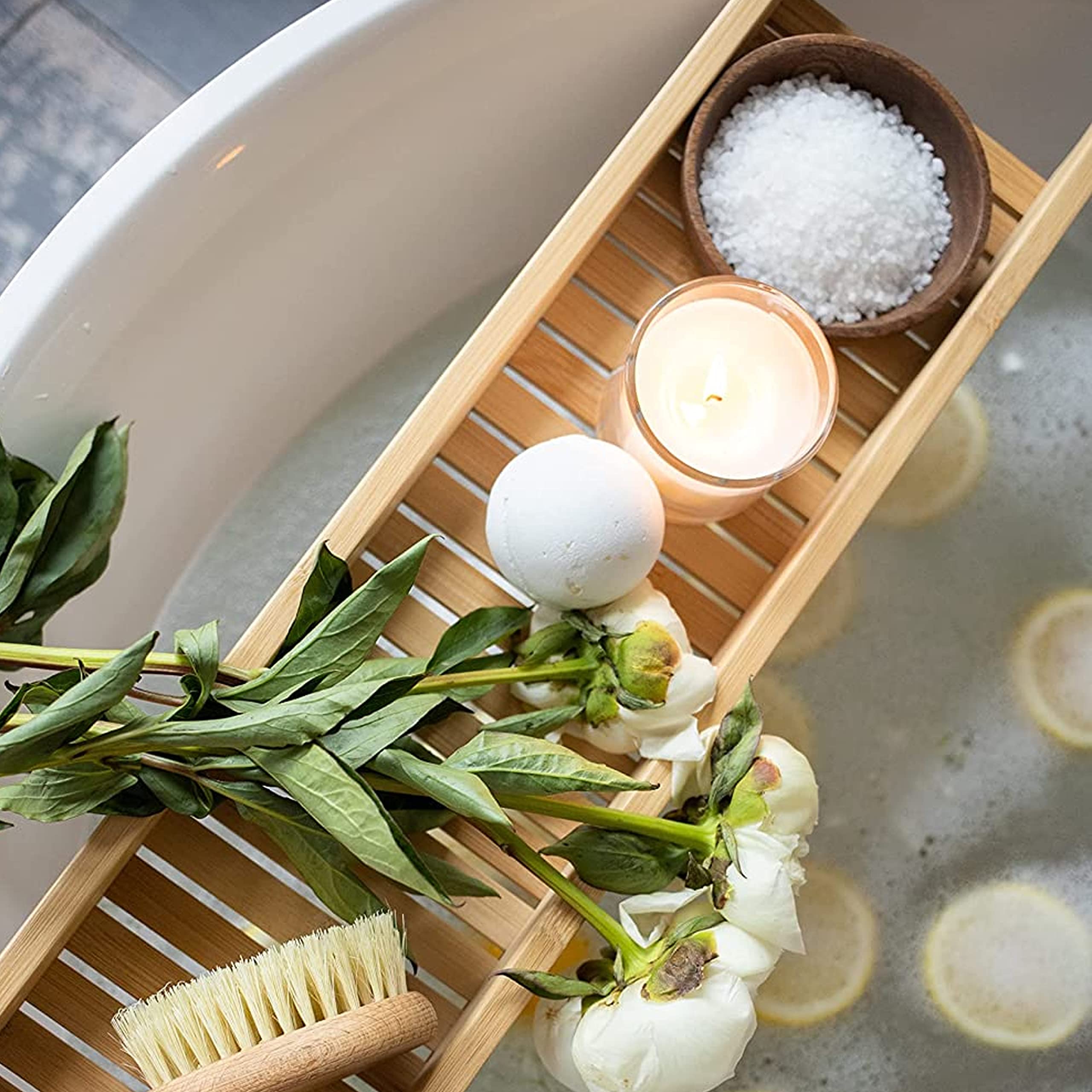 MARCO ESRA Nighttime bath steam supporting relaxation before sleep.