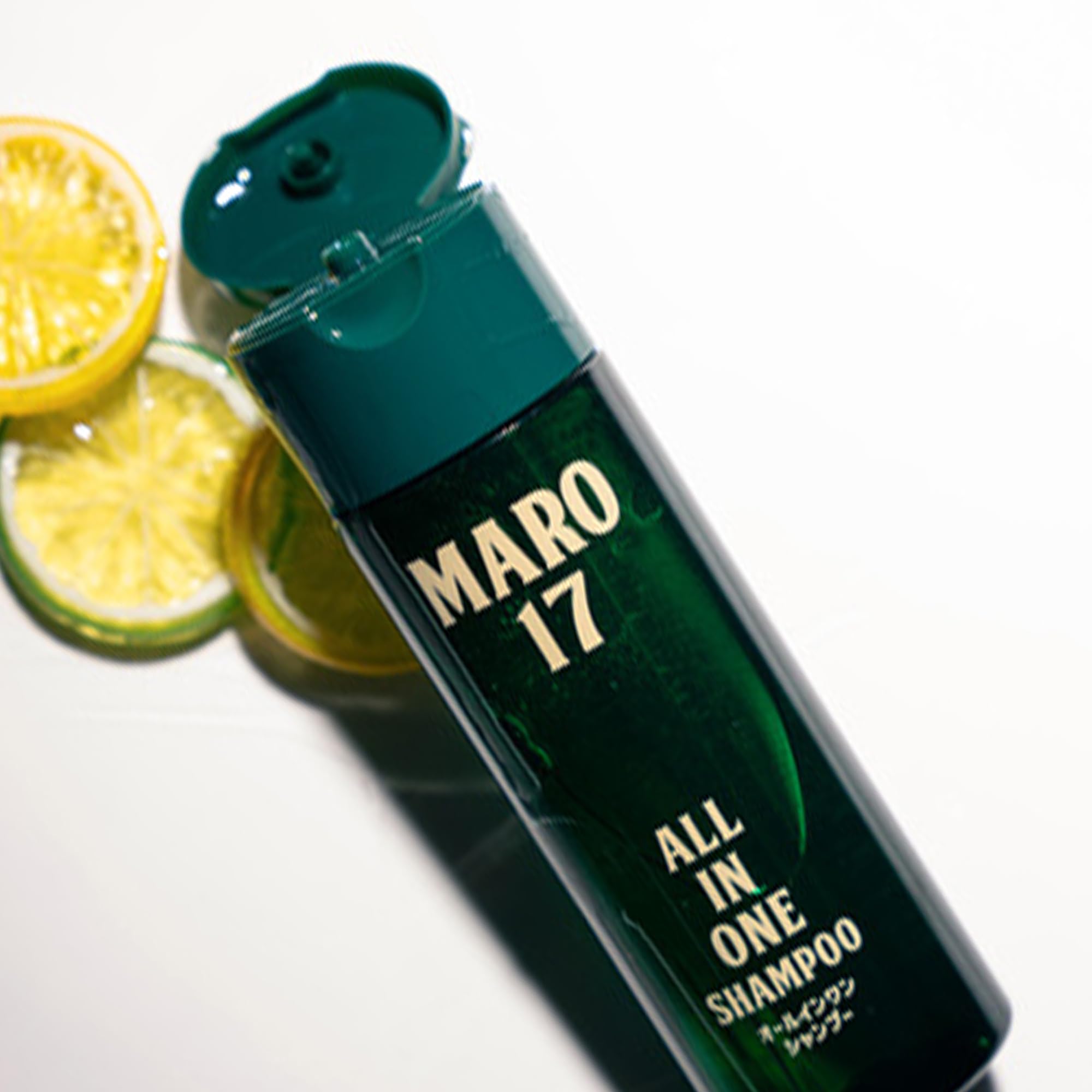 MARO17 travel-pack image shows compact size ideal for gym and on-the-go grooming.