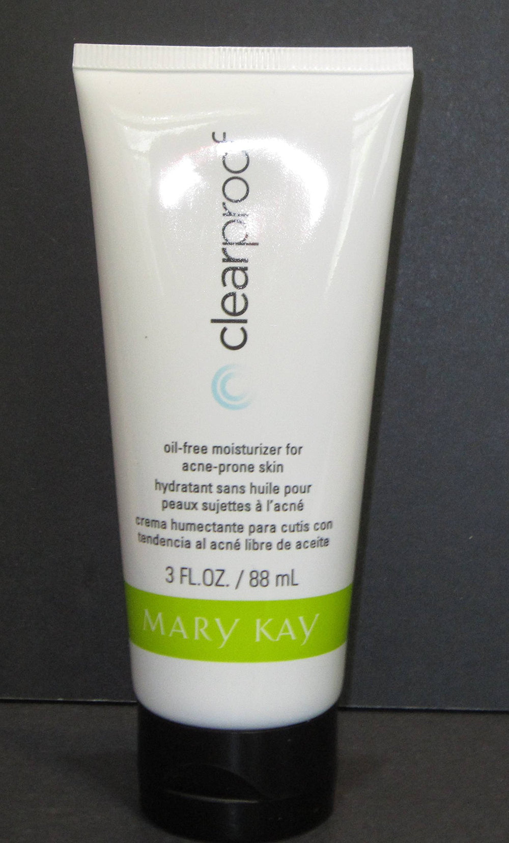 Mary Kay Clear Proof oil-free moisturizer bottle for acne-prone skin, delivering balanced hydration and a matte finish.
