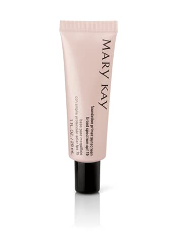 Mary Kay Foundation Primer SPF 15 smooths and mattifies skin for lasting makeup