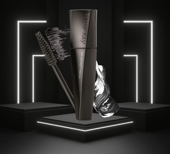 Mary Kay Lash Intensity Mascara defined lashes after application with smooth separation