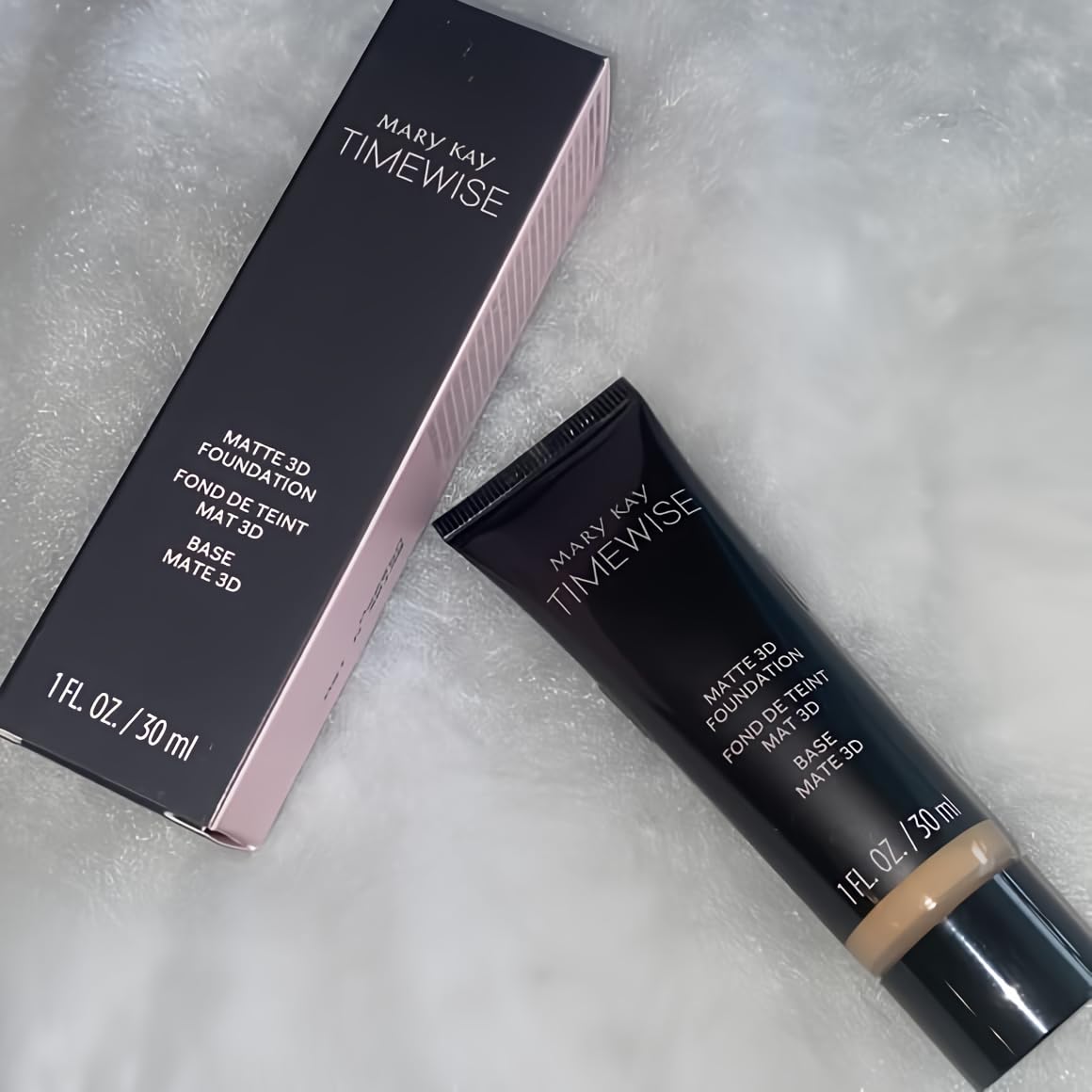 Mary Kay Timewise Matte 3D Foundation Beige W 160 bottle delivers a lightweight, long-lasting matte finish.