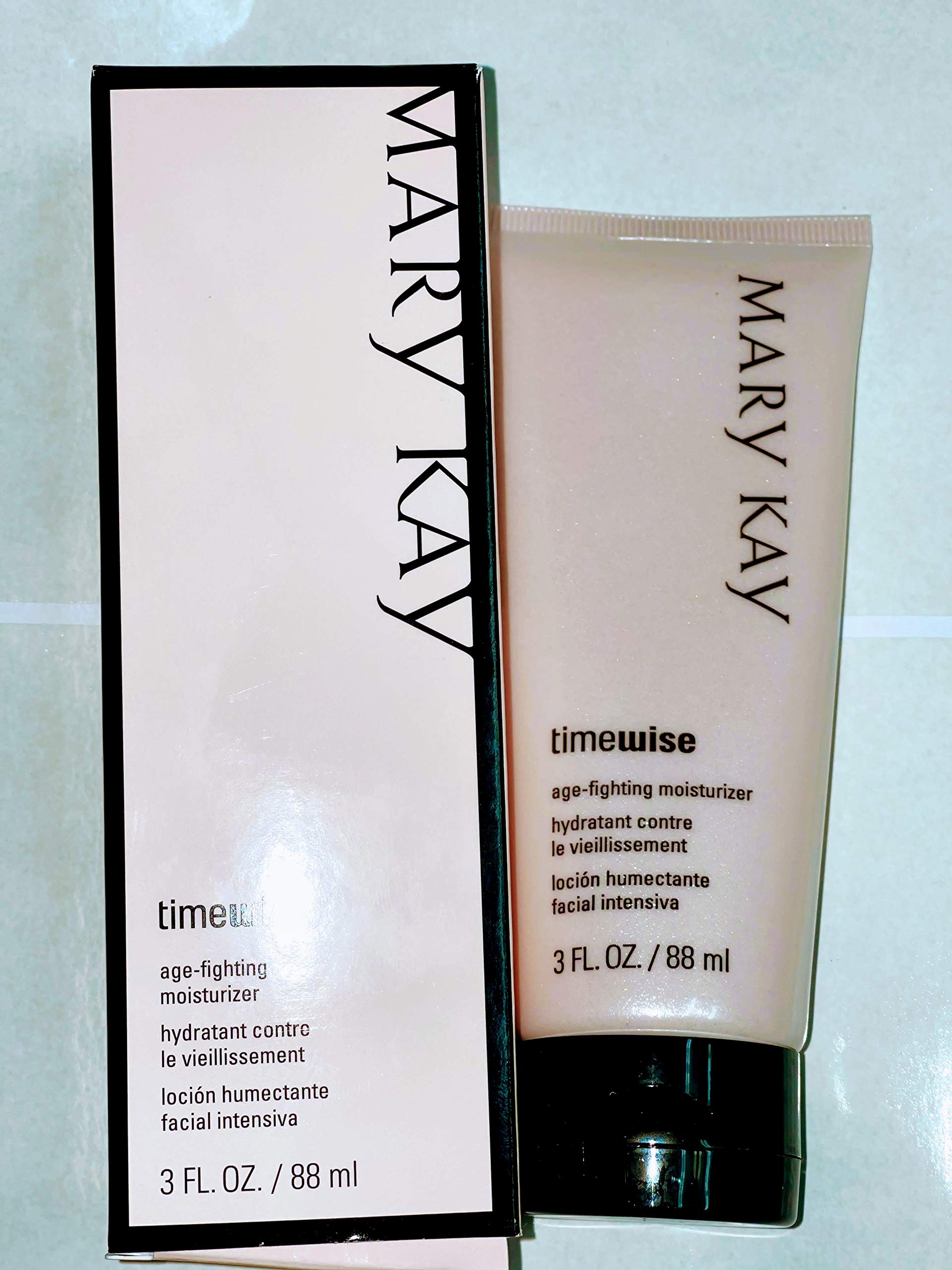 Mary Kay TimeWise moisturizer bottle pump highlights a lightweight, oil-control hydration.