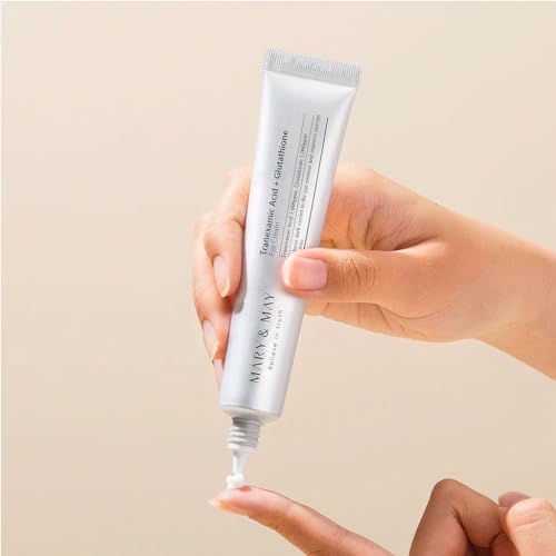 Mary&May Niacinamide Vitamin C blend close-up suggests tone-evening benefits.