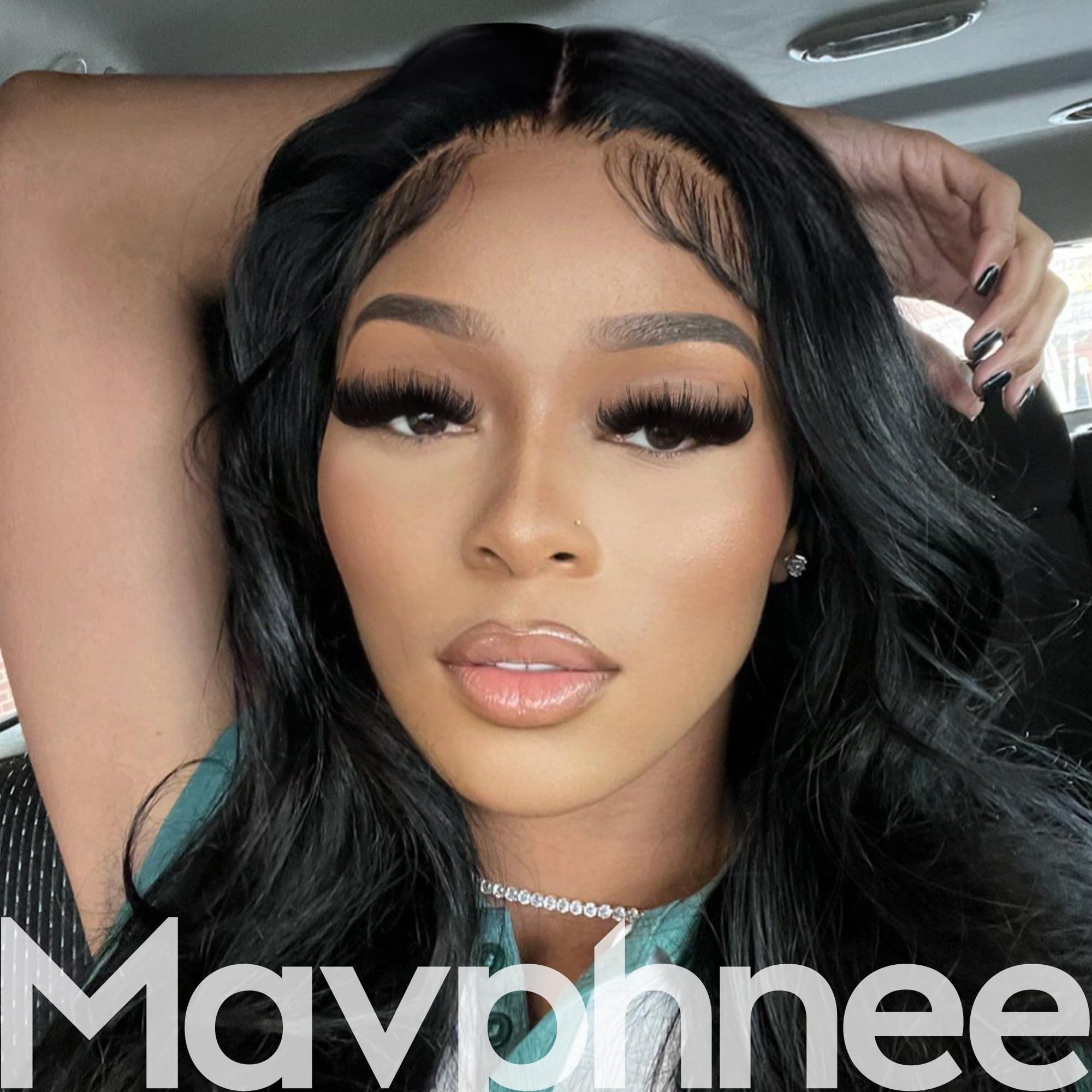 Mavphnee lash spikes on eye for all-day comfort wear.