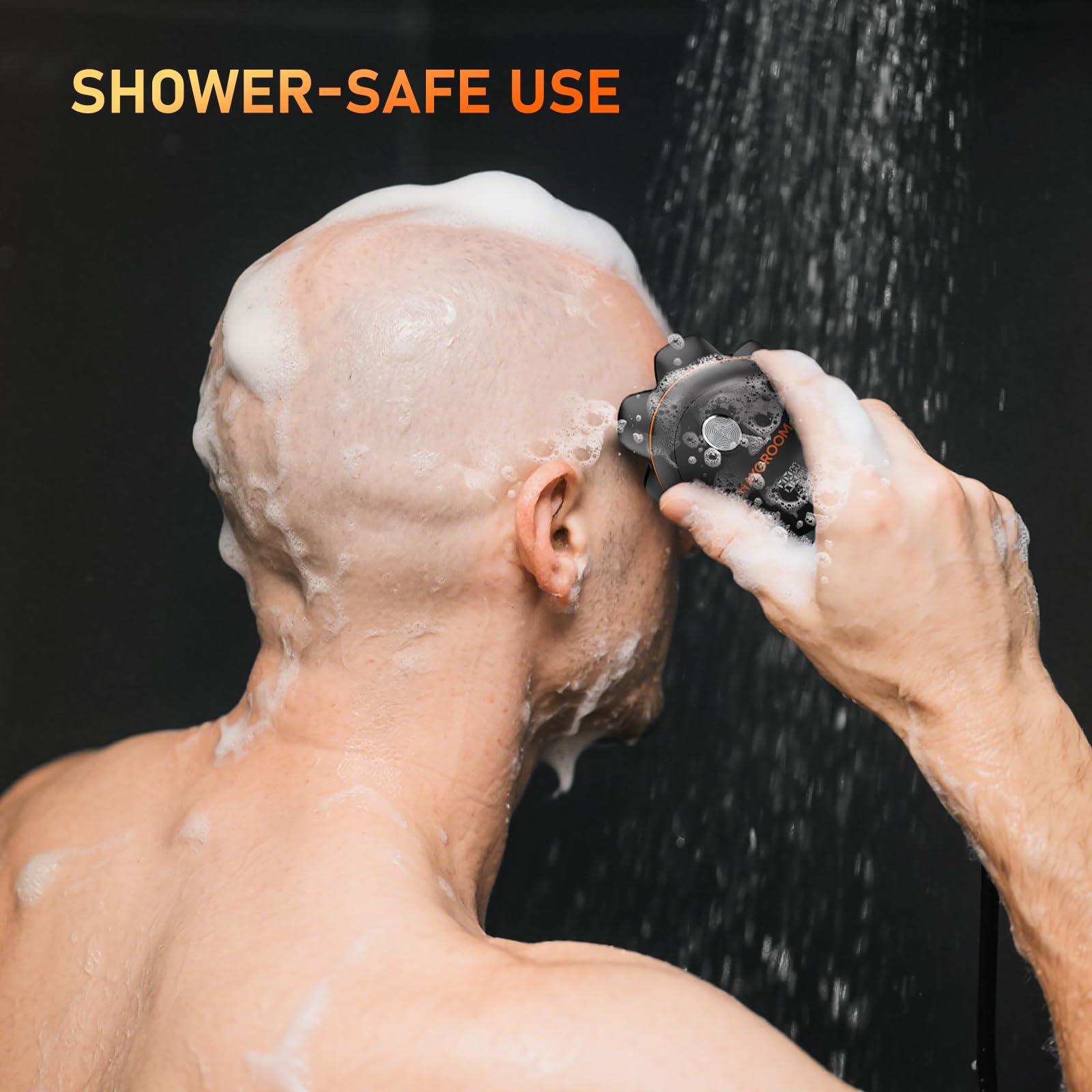 MAXGROOM LED display shows battery status for planning your shave.
