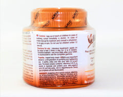 Maxi Light bottle label detail showcases clear measurements for accurate refills.