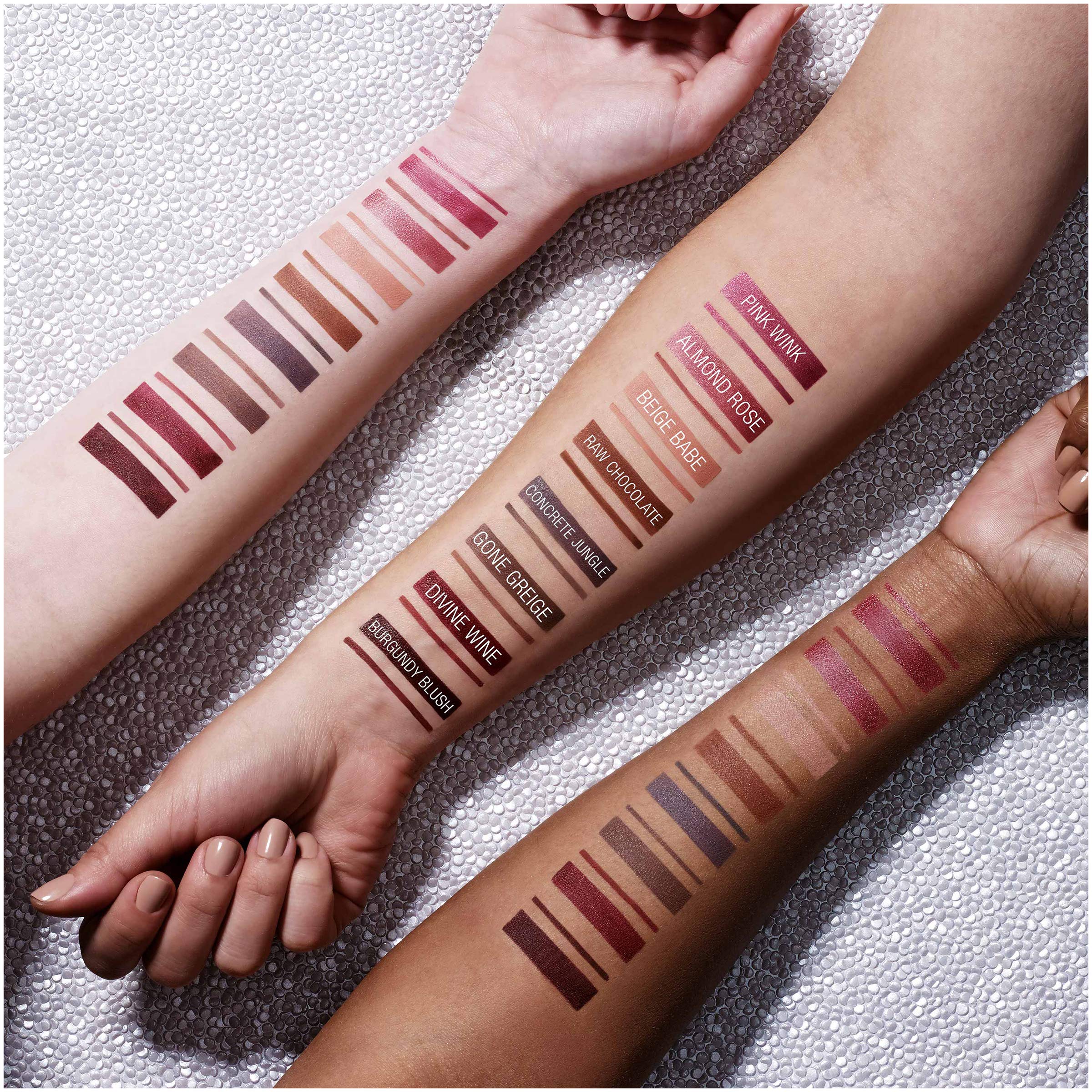 Maybelline delineador labial acabado suave, cómodo para uso diario.