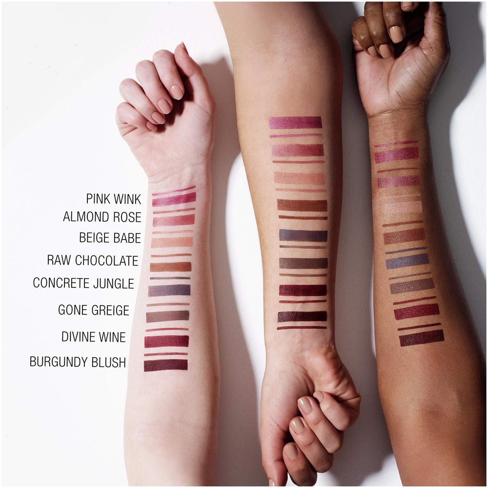 Maybelline delineador realza la definición al combinar con tonos de labial.