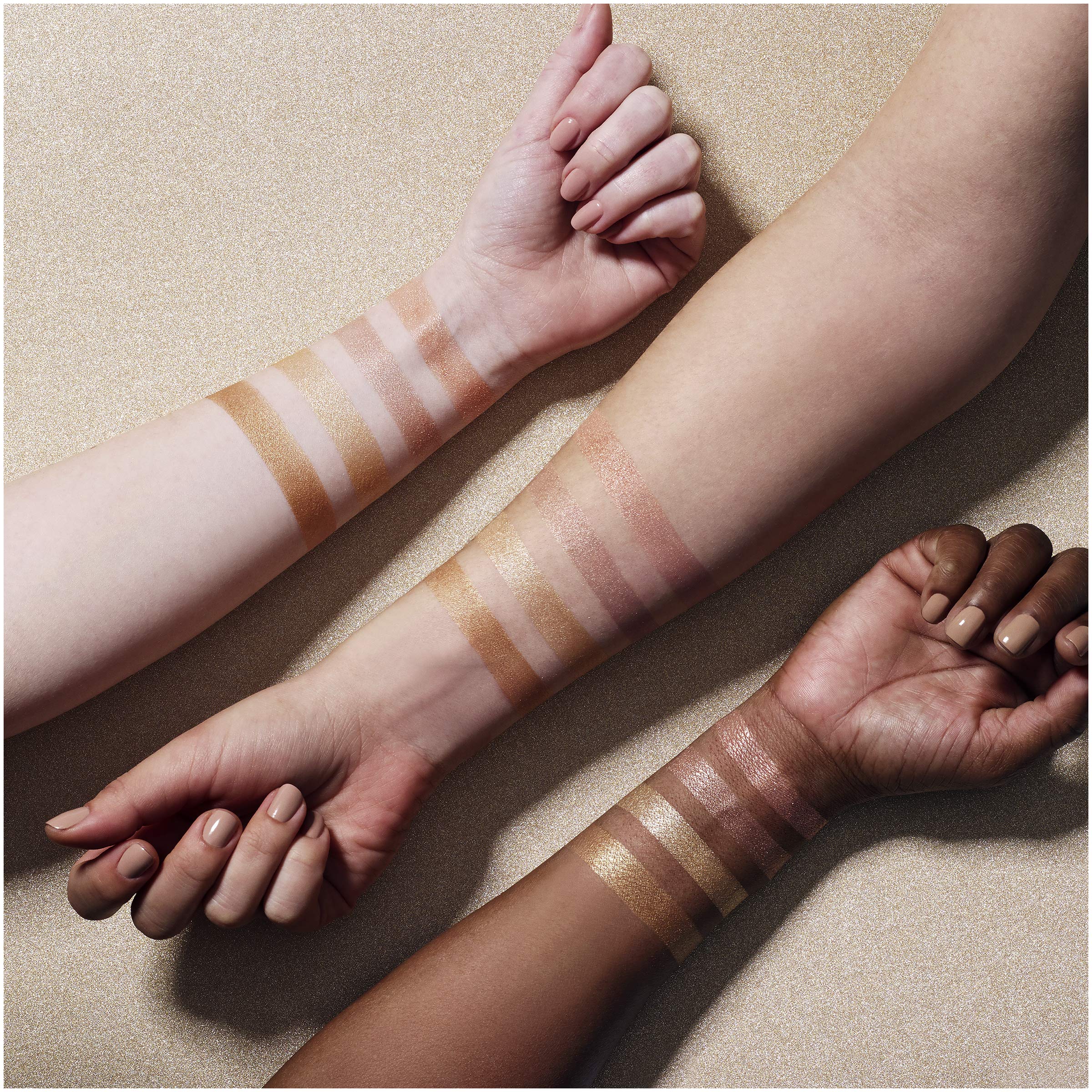 Maybelline Master Chrome swirl-portrait-glow for balanced highlight
