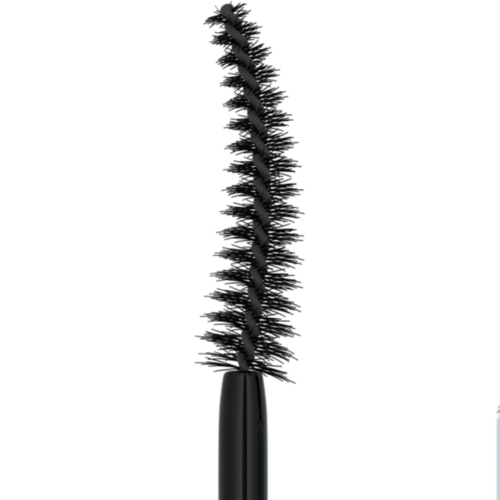 Maybelline Snapscara tubular removal action shows cleansing with warm water.