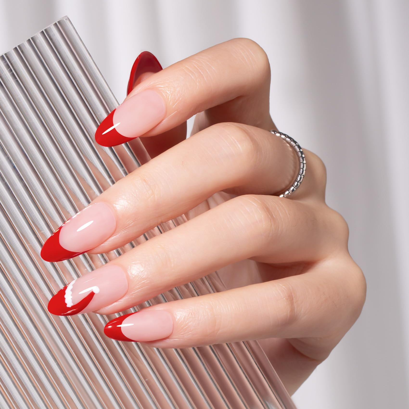 MAYCHAO Red Swirl Gel Liner during UV cure demonstrates quick 60 second dry finish.
