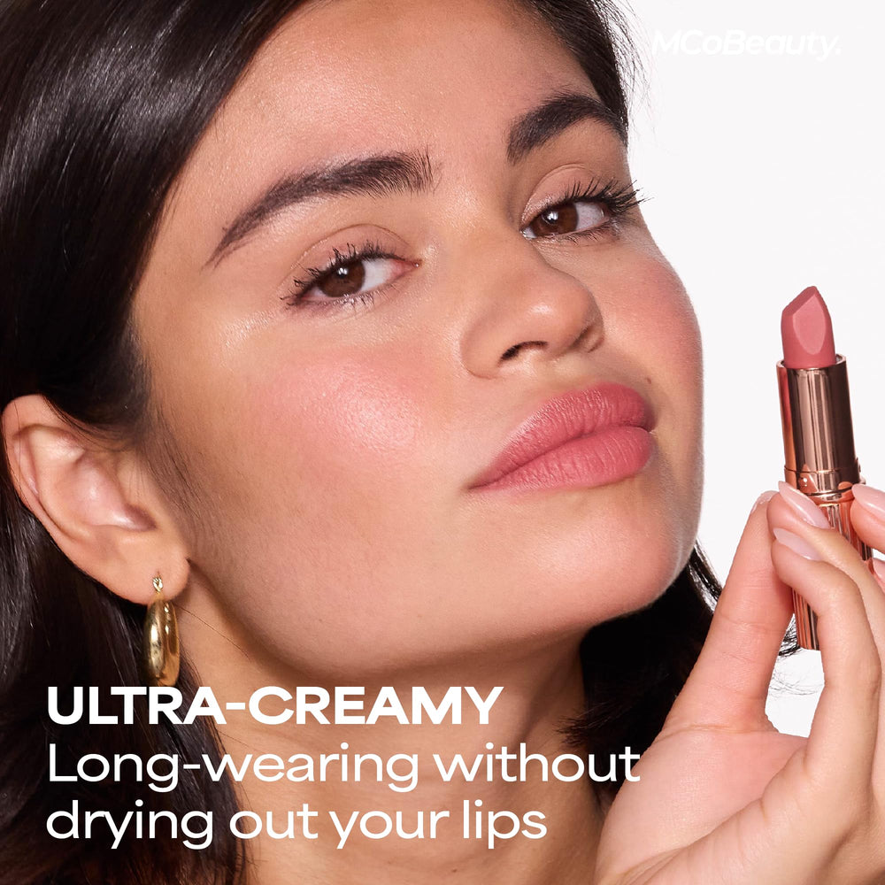Textura cremosa que cuida labios, manteniéndolos cómodos al usar el labial.