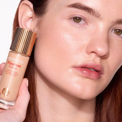 MCoBeauty Flawless Glow doe-foot applicator for precise glow placement