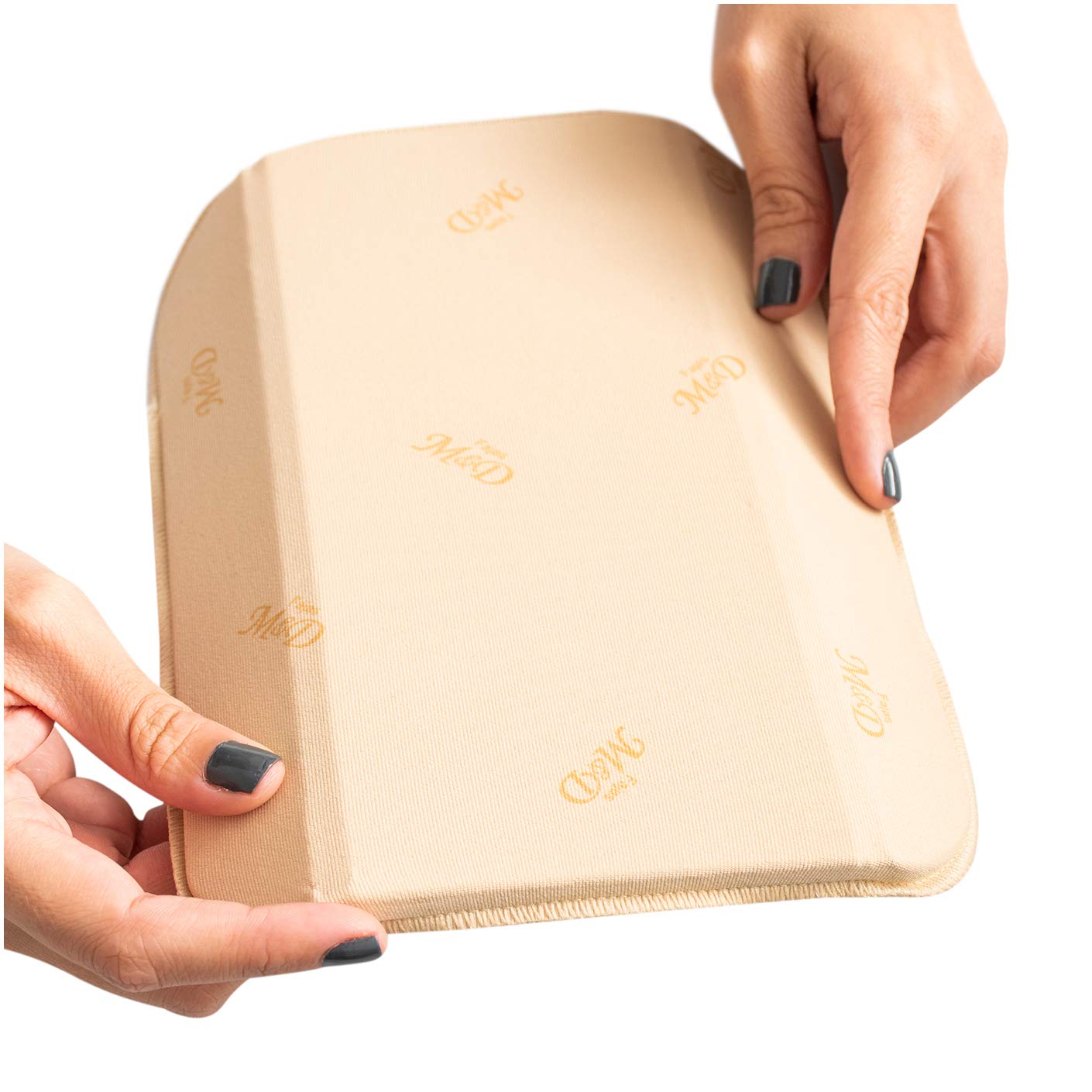 M&D Ab Board discreet flattening under clothes supports everyday outfits.